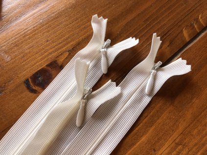 Skrytý zip v smetanové barvě  22cm, 35cm, 50cm, 60cm