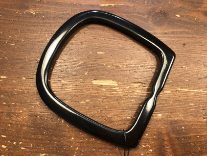 Černá plastová rukojeť pro kabelku