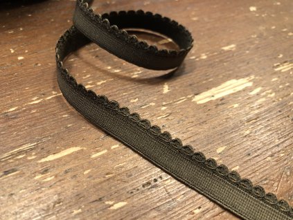 Měkká khaki gumička s krajkovým okrajem, 11mm