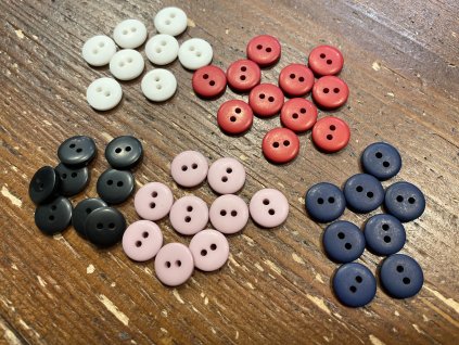 Matový dvoudírkový knoflík, 11,4mm