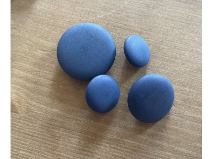 Plášťový knoflík tmavě-modré barvy