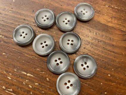 Bílo šedý knoflík 19,1mm