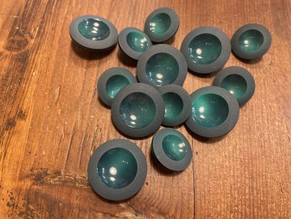 Zelený knoflík s lesklým středem 17,8mm , 22,8mm