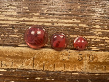 Červený průsvitný knoflík s mramorovaným středem 14mm , 17,8mm , 22,8mm