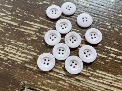Světle růžový knoflík 17mm