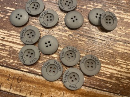 Knoflík v barvě khaki 19mm
