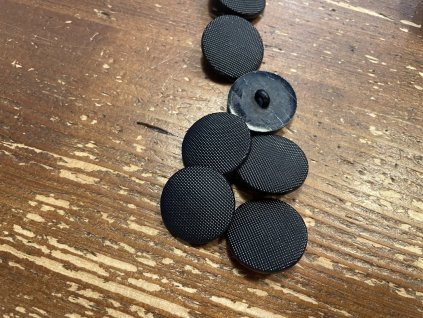 Tmavě modrý knoflík s vroubky 24mm