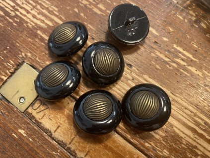 Černý knoflík s mosazným středem 24mm