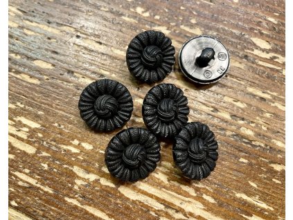 Černý knoflík ve tvaru květiny 17,8mm