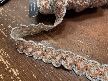 Oranžovo-stříbrný prýmek z kolekci Dorures Louis Mathieu, 3cm