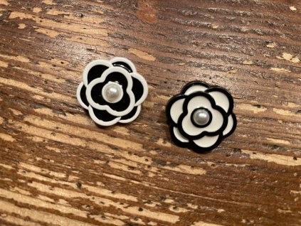 Knoflík s perličkou ve stylu Chanel, 2cm
