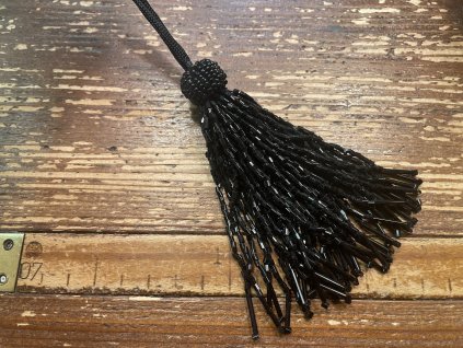 Černý korálkový střapec, 10cm