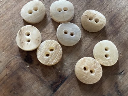 Dvoudírkový knoflík z paroží, 18mm