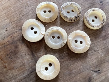 Dvoudírkový knoflík z paroží, 19,4mm