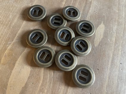 Plastový knoflík v mosazné barvě, 19mm