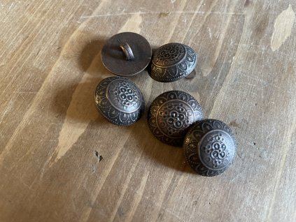 Plastový knoflík s ornamentem v měděné barvě, 18,5mm
