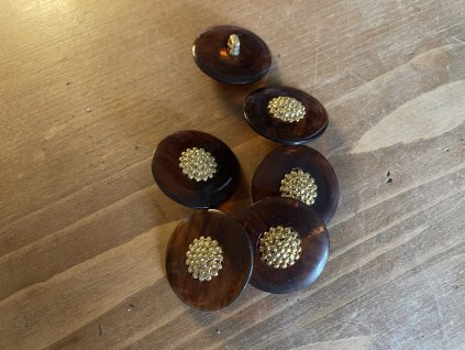 Hnědý karátový knoflík se zlatým středem, 27mm