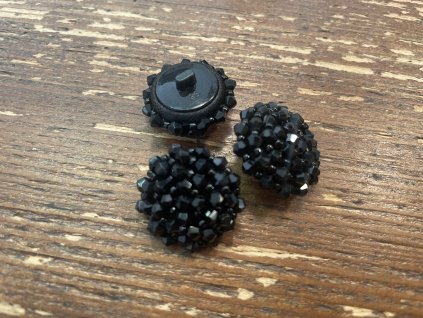 Černý korálkový knoflík,  22,9mm, 30,6mm