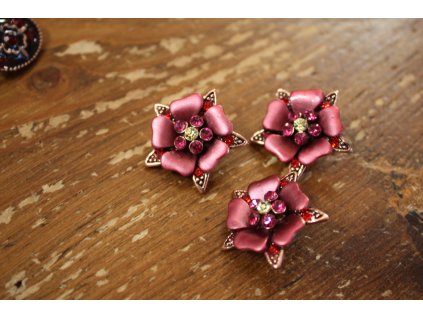 Knoflík ve tvaru květiny