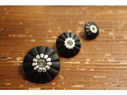 Černé knoflíky s kamínkem v 3 velikostech