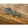 Tmavě šedý dvoubarevný knoflík 15,3mm , 21,6mm , 26,7mm