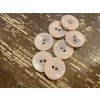 Světle růžový knoflík s vroubky 19mm , 24mm