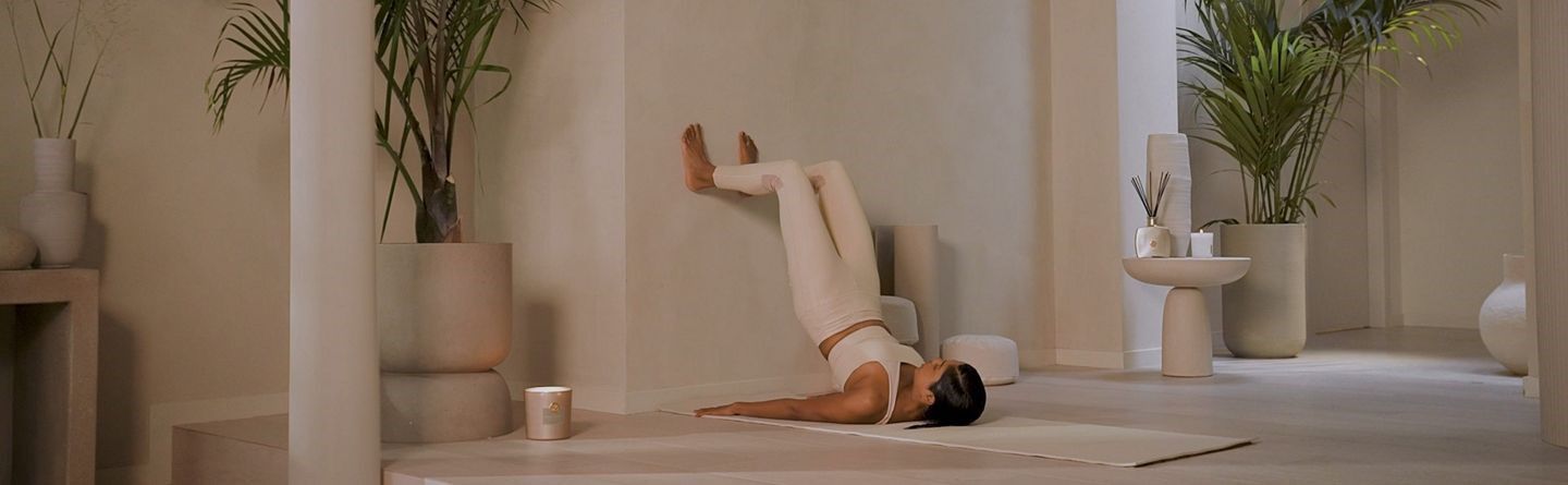 Potřebujete posílit břišní svaly? Vyzkoušejte cvičení pilates na stěně