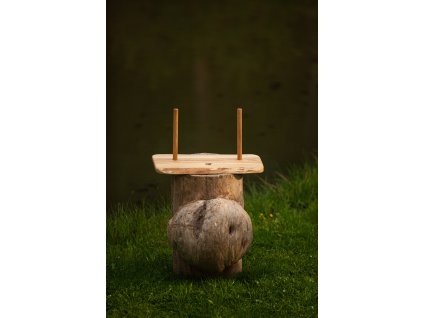 Nástěnný věšák na boty a neoprenové ponožky