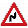 Dopravní značka A2a - Dvojitá zatáčka, první vpravo