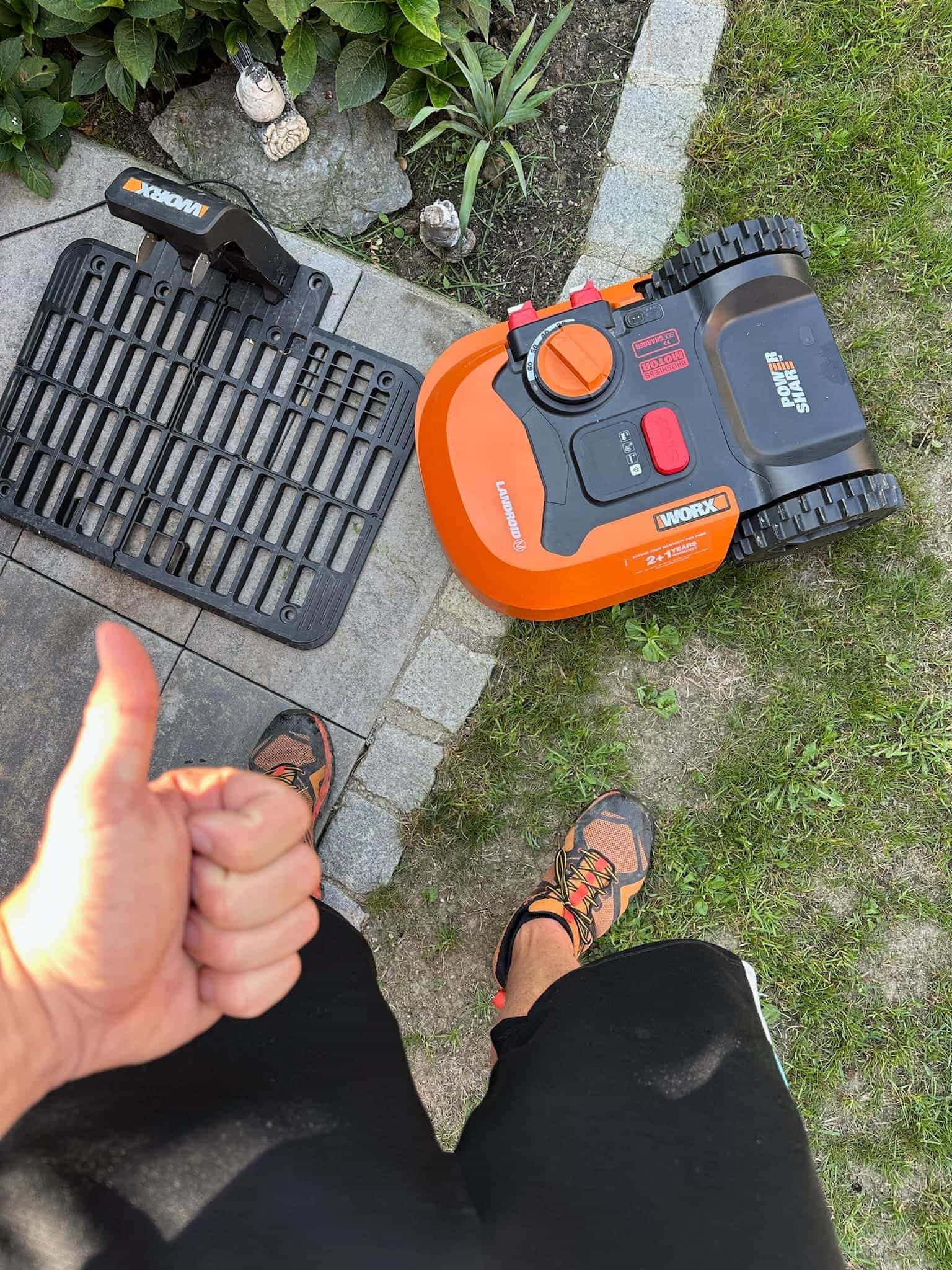 Instalace robotické sekačky Worx v Českých Budějovicích