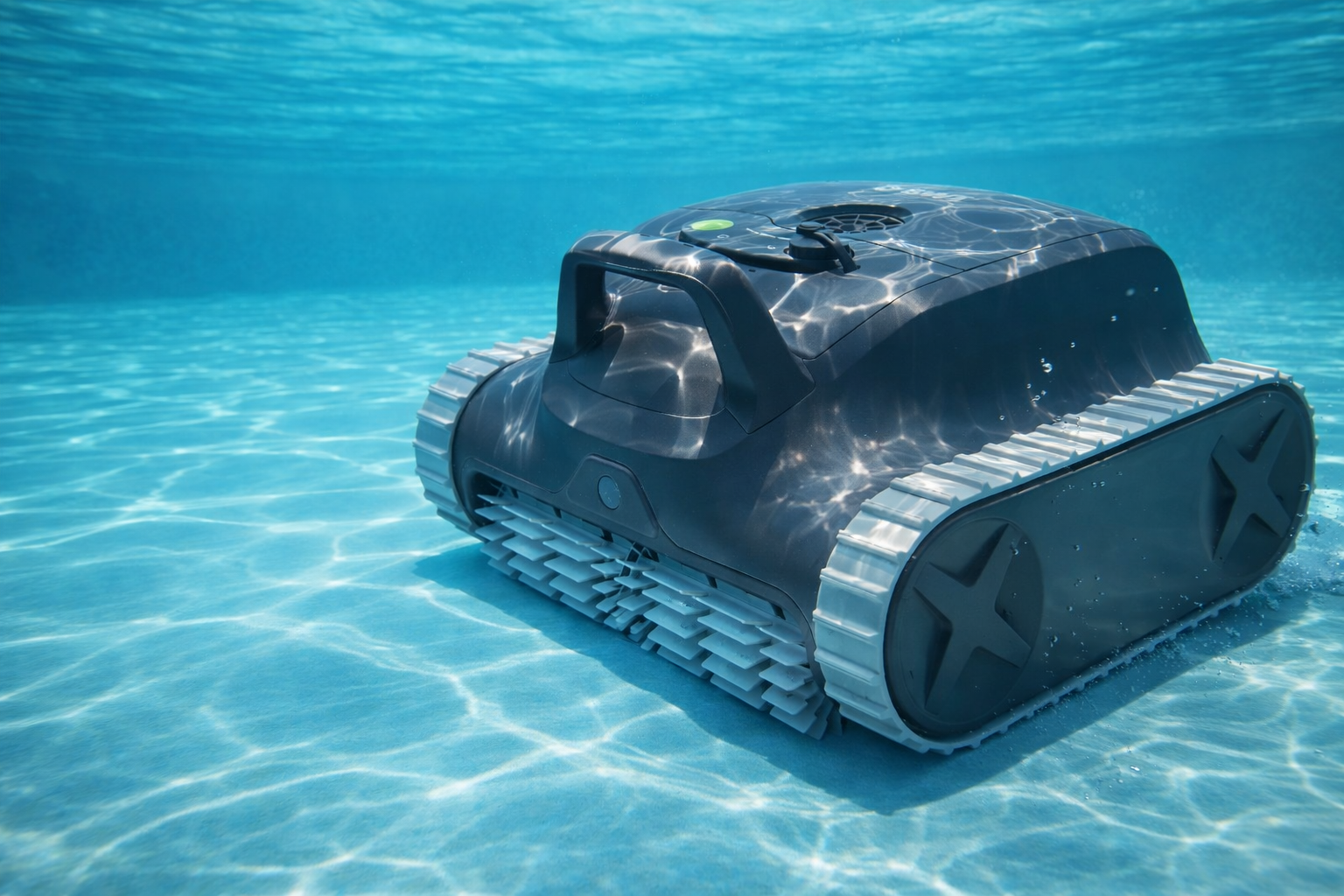 Bazénový robot BWT ES Nano čistí dno bazénu