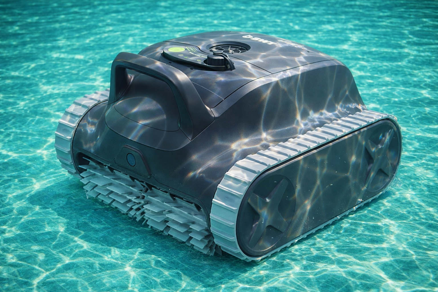Robotický vysavač BWT ES Nano v bazénu