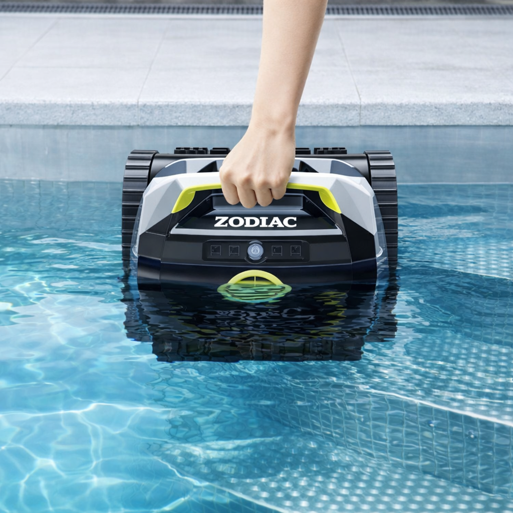 Zodiac Freedom Lite v bazénu