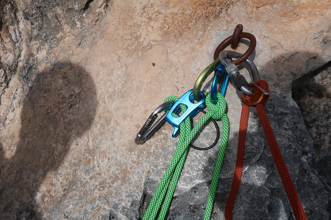 Review of the TWIN belay device by Rock Empire (source: bergsteigen.com)