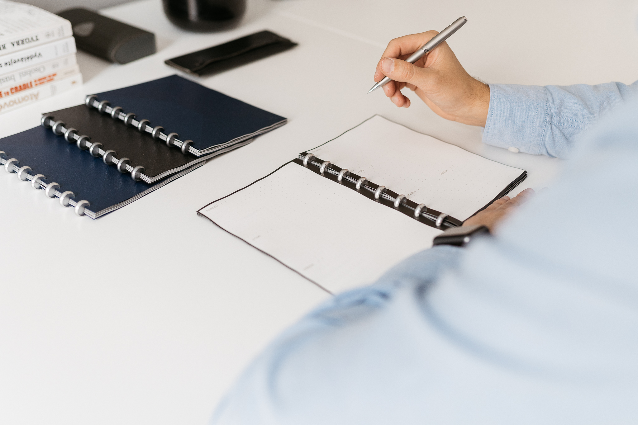 Zápisník vyrobený z kamene, aneb jak a proč vznikl zápisník OMNI