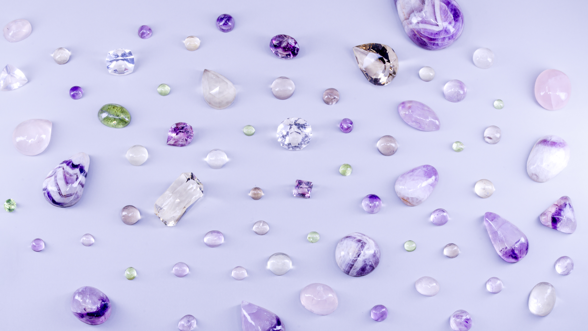 Vybroušené kameny (gemstones), které jsem posbírala na českých polích a nechala vybrousit. Ametysty, křišťály, záhnědy, růženíny, citríny
