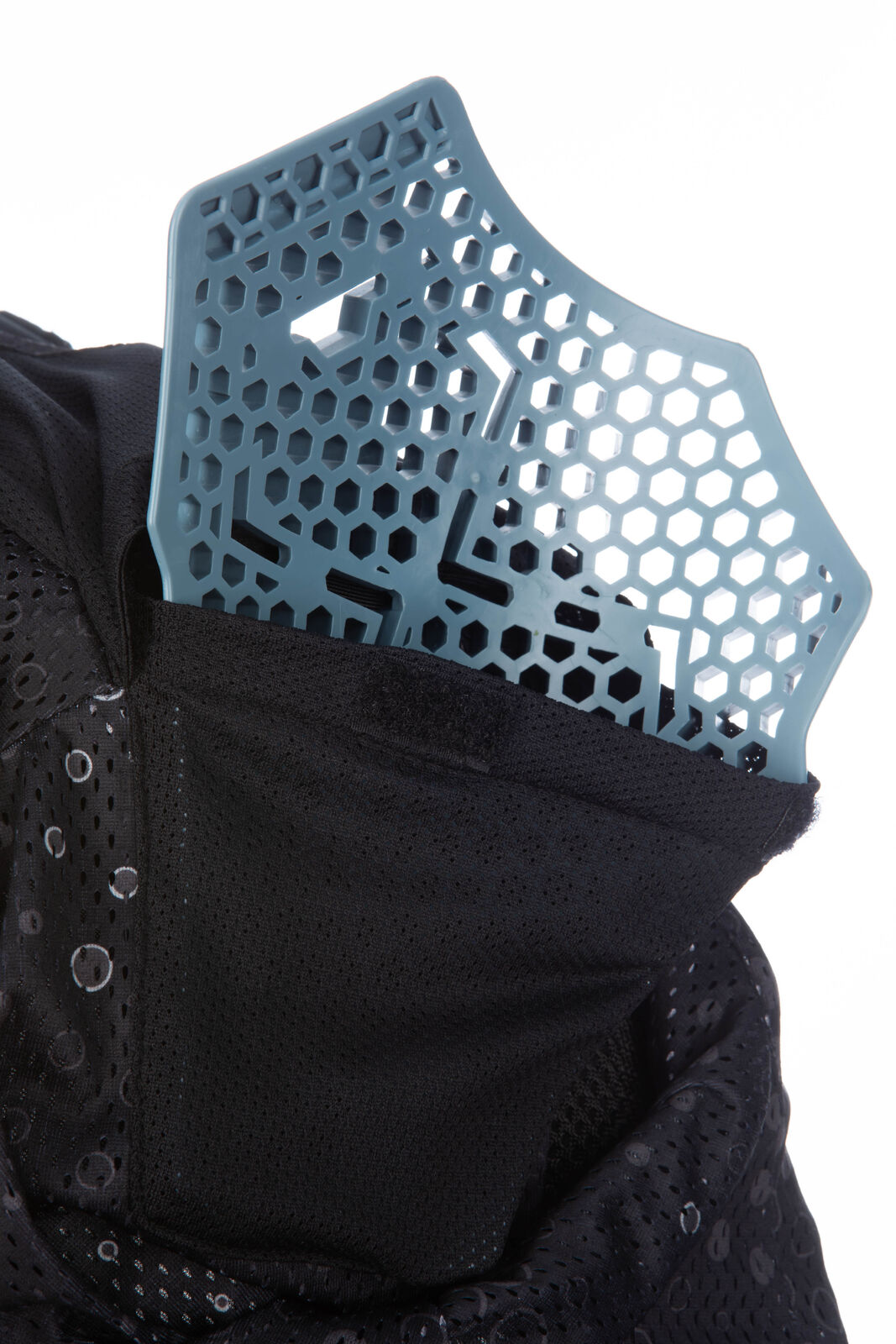 4052-004_Black_28-medium