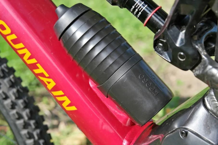 Fidlock KEEGO TITAN – odolná fľaša s čistou chuťou vody