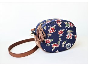 Oválná kabelka s kůží - květy na modré