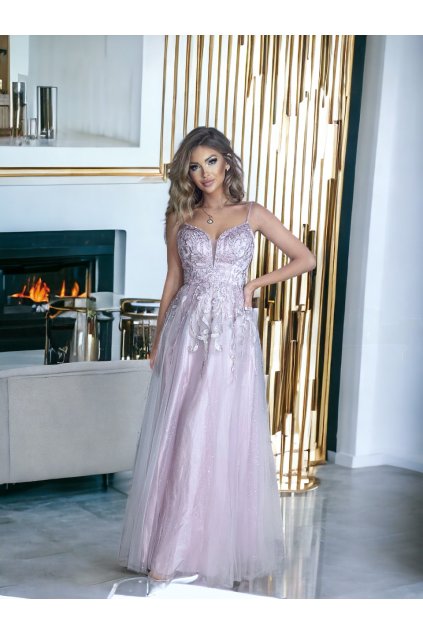 DeWatermark.ai 1728902817404