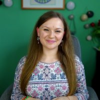                                     Dominika (všední dny 8-15 hod.)
                            