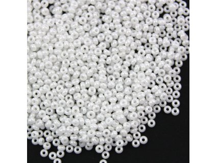 Preciosa rokajl 11/0 bílý s listrem