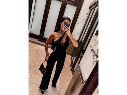 overal na modelce