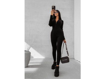 overal na modelce