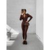 overal na modelce