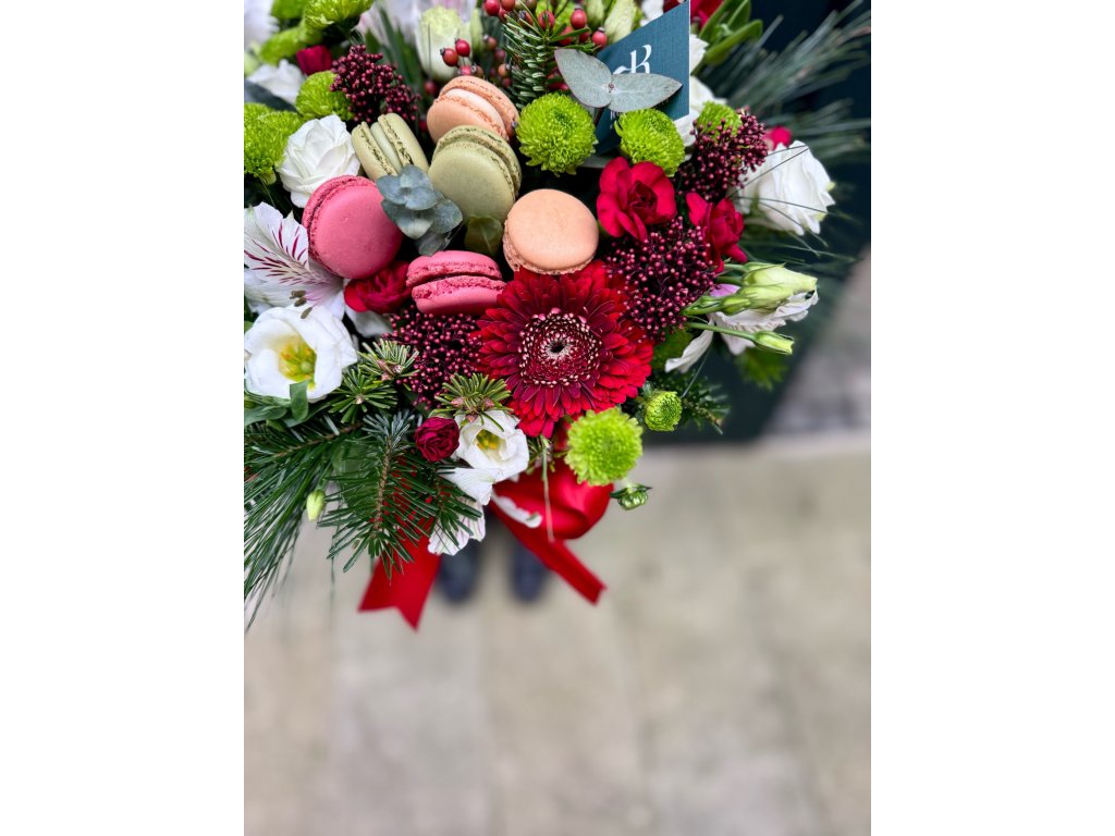 Květinová krabice s makronkami