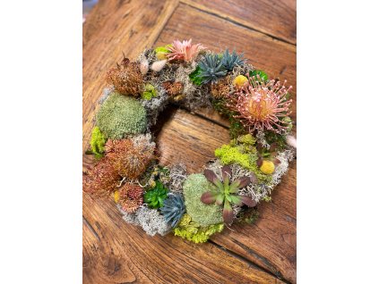 Malý věnec z umělých sukulentů