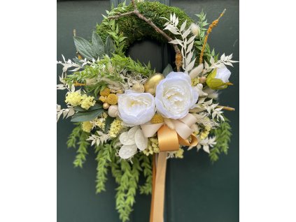 S látkovými pivoňkami