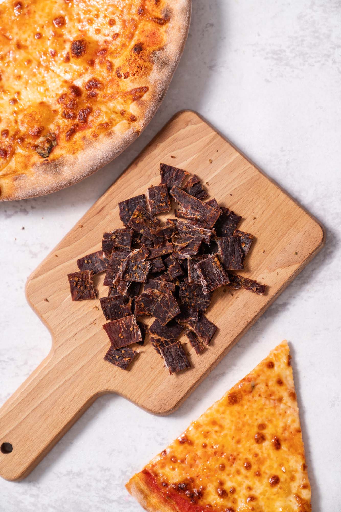 Royal Jerky Mafioso by Stejk (hovězí sušené maso s příchutí pizzy) Gramáž: 22 g Royal Jerky Mafioso by Stejk (hovězí sušené maso s příchutí pizzy) Gramáž: 22 g