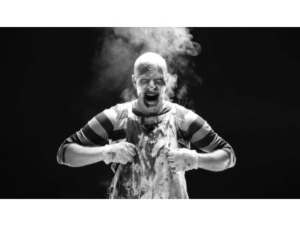 gemini 2.5 flash image Ensure that the top and bottom edges of the image remain clean with no white bor 1